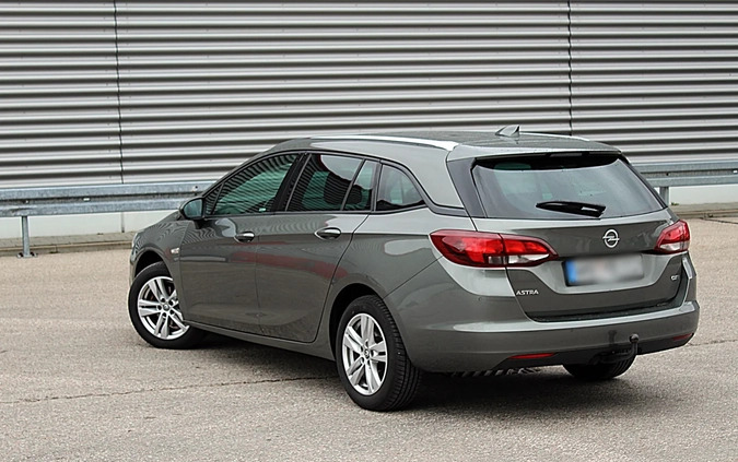Opel Astra cena 34900 przebieg: 145000, rok produkcji 2018 z Chełmża małe 497